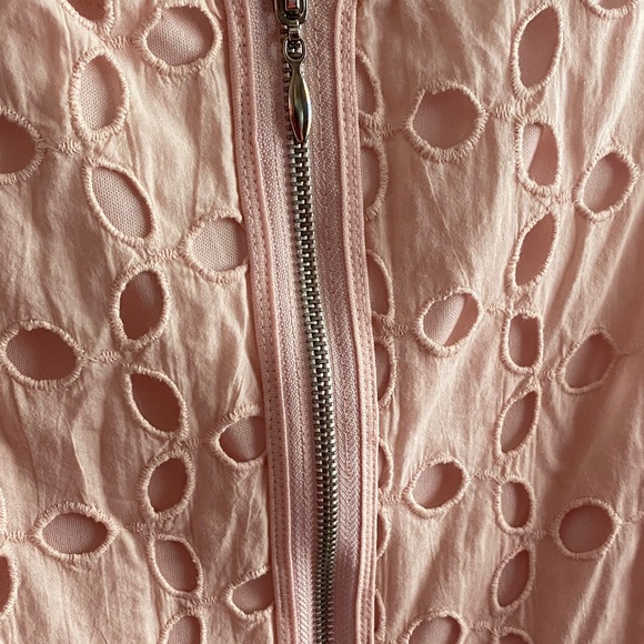 Elegant Peach Lace Dress - Picture 3 of 4